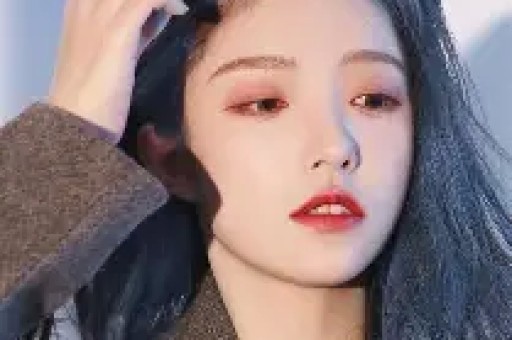 张子枫唯一恋情被扒：倒贴资源、忍劈腿、分手暴瘦为爱自残