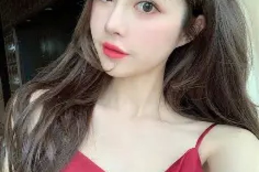 内娱清纯女星偷闯日本拍艳情片被网友当场撞破