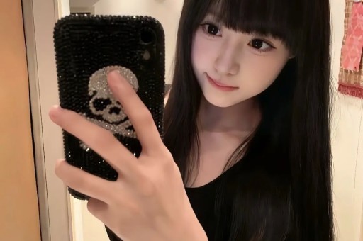 陪睡陪玩只是皮毛继杨玉梅后向佐再曝潜规则关晓彤都遭了殃