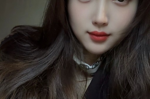 女星超大牌排场惹热议与男助理亲密举动引全网吵翻